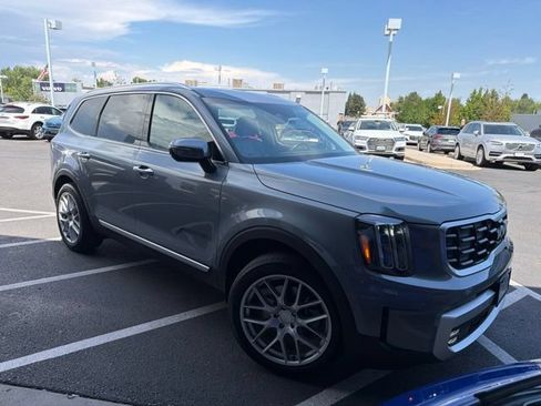 Used 2025 Kia Telluride SX AWD/4WD image 2