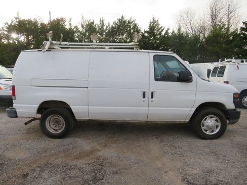 Used 2012 Ford E-250 and Econoline 250 w/ Commercial Cargo Van Pkg image 4