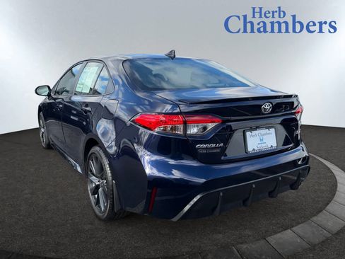 Used 2024 Toyota Corolla SE image 3