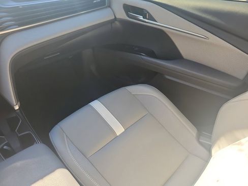 Used 2025 Toyota Camry SE image 16