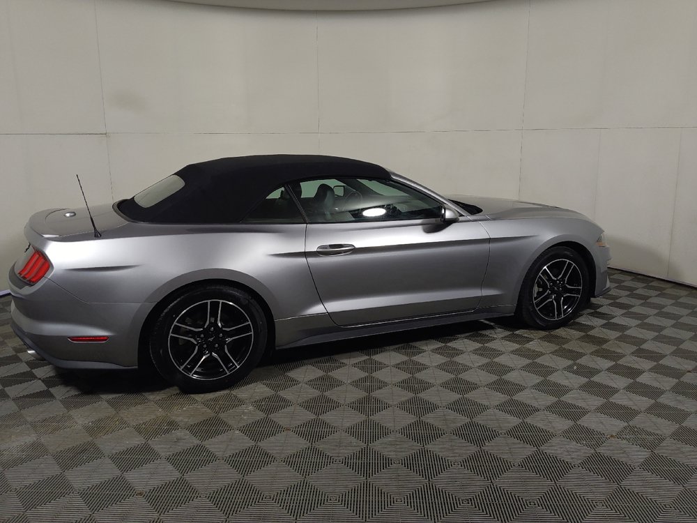 Used 2022 Ford Mustang Premium RWD image 10