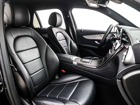 Used 2022 Mercedes-Benz GLC 300 image 7