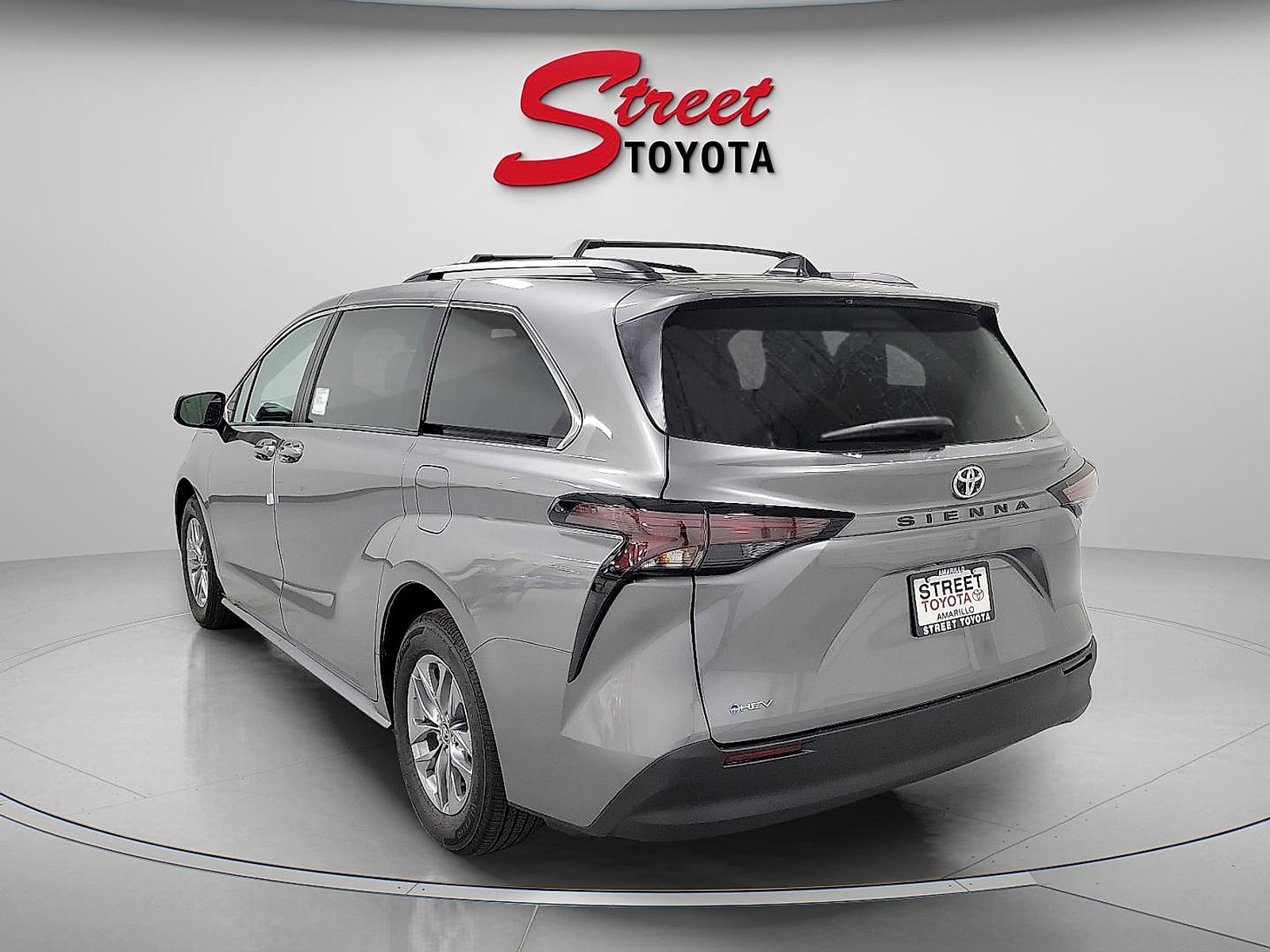 Certified 2026 Toyota Sienna LE FWD image 2