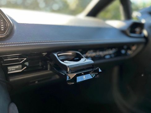 Used 2021 Lamborghini Huracan EVO image 13