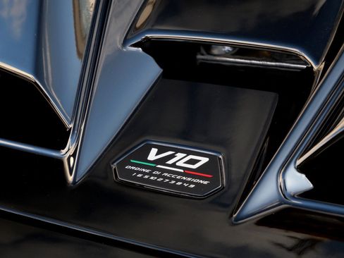 Used 2024 Lamborghini Huracan Tecnica image 15