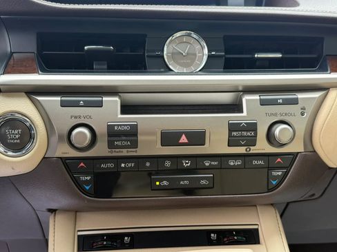 Used 2018 Lexus ES 350 w/ Premier Package FWD image 17