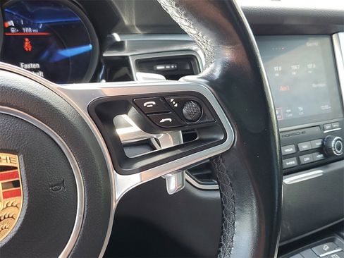 Used 2017 Porsche Macan image 24