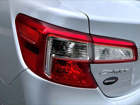 Used 2013 Toyota Camry XLE FWD image 29