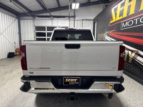 Used 2024 Chevrolet Silverado 2500 LT AWD/4WD image 19