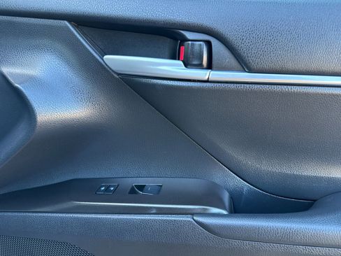 Used 2024 Toyota Camry SE image 16