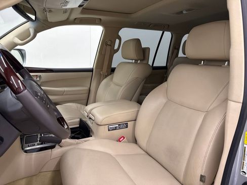 Used 2013 Lexus LX 570 4WD image 16