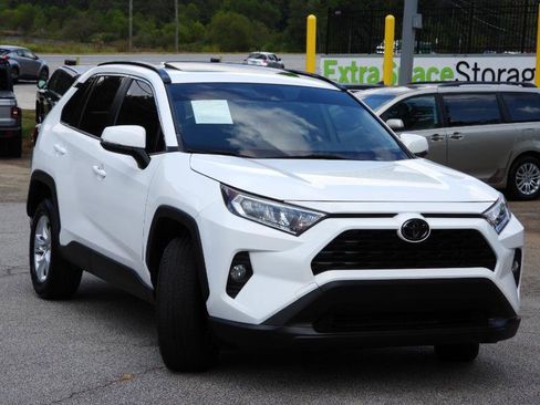 Used 2019 Toyota RAV4 XLE image 5