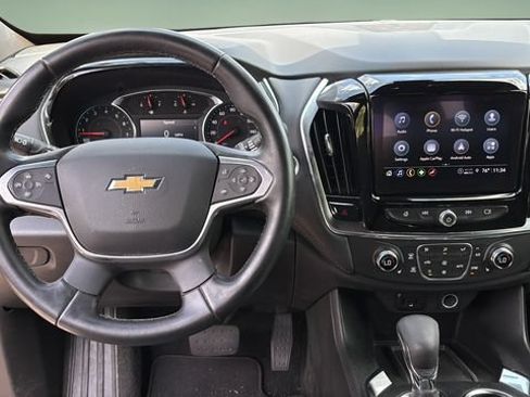 Used 2023 Chevrolet Traverse LT FWD image 10
