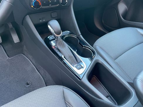 Used 2025 Buick Encore GX Preferred image 39