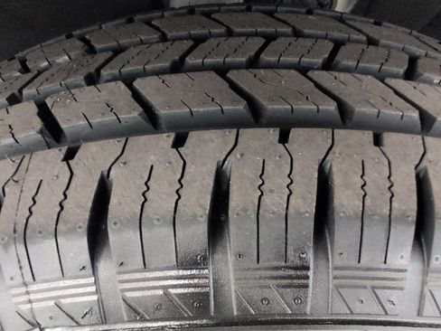 Used 2023 Chevrolet Traverse LT w/ LPO, Floor Liner Package AWD/4WD image 5
