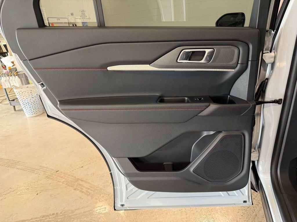 New 2026 Ford Explorer ST-Line w/ ST-Line Street Pack AWD/4WD image 14