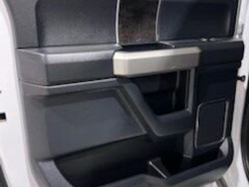 Certified 2022 Ford F250 Lariat w/ Chrome Package image 3