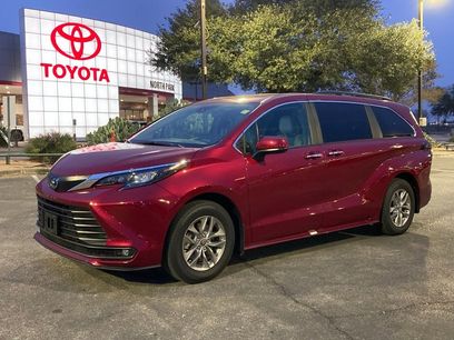Used 2025 Toyota Sienna XLE