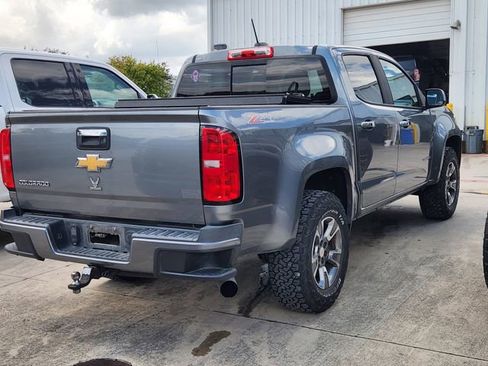 Used 2018 Chevrolet Colorado Z71 AWD/4WD image 3