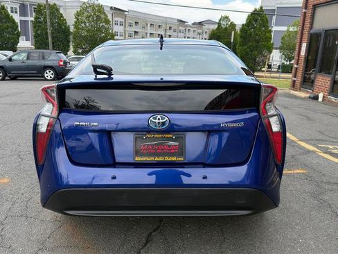 Used 2018 Toyota Prius Two w/ Prius Two Safety Plus Package FWD image 11