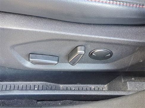 Certified 2024 Ford Edge ST-Line image 8