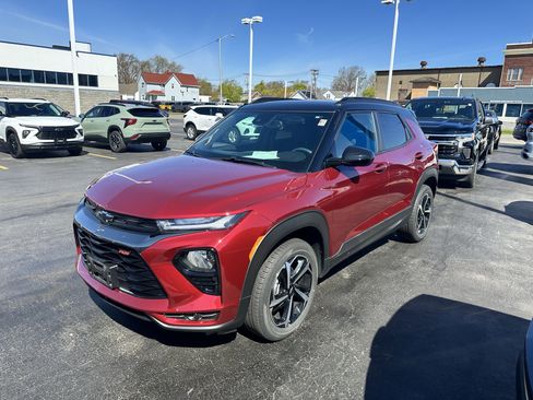 Used 2023 Chevrolet TrailBlazer RS w/ Convenience Package AWD/4WD image 3