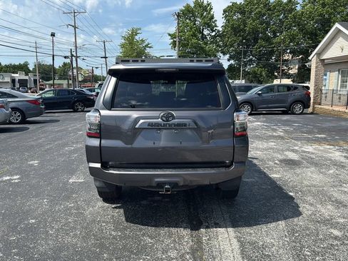 Used 2021 Toyota 4Runner SR5 AWD/4WD image 6