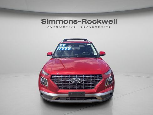 Used 2022 Hyundai Venue Limited FWD image 7