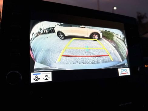 Used 2024 Toyota Camry SE image 30