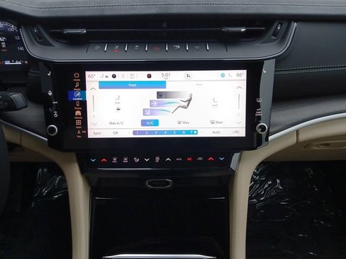 New 2026 Jeep Grand Cherokee L Limited RWD image 4