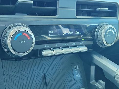 Used 2025 Toyota Tacoma SR image 28