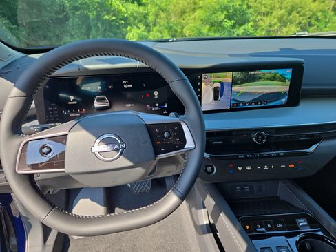 New 2025 Nissan Murano SL image 12