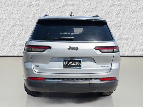 Used 2023 Jeep Grand Cherokee L Laredo image 4