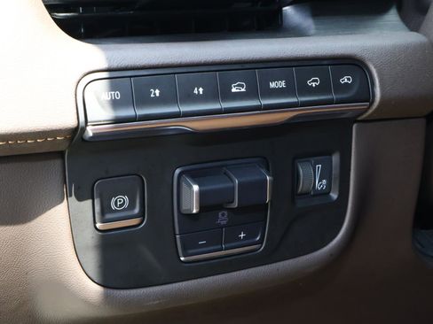 Used 2022 Cadillac Escalade ESV Sport w/ Touring Package AWD/4WD image 32