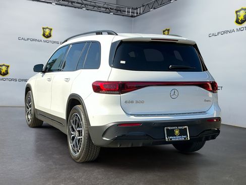Used 2023 Mercedes-Benz EQB 300 4MATIC SUV image 7