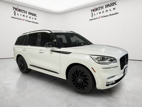 Used 2023 Lincoln Aviator Black Label w/ Jet Package AWD/4WD image 7