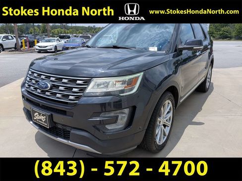Used 2017 Ford Explorer Limited w/ Equipment Group 301A FWD image 5