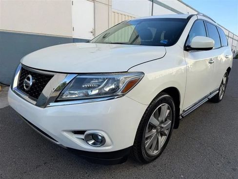 Used 2015 Nissan Pathfinder Platinum AWD/4WD image 2
