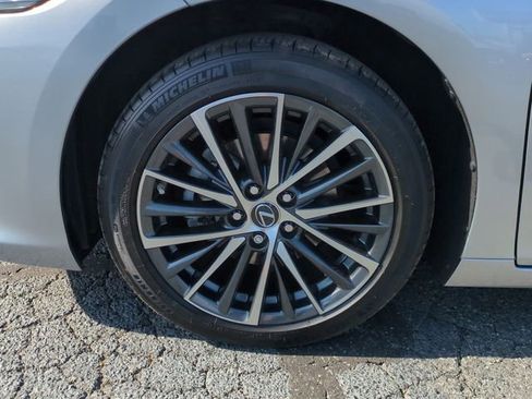 Used 2023 Lexus ES 350 w/ Premium Package FWD image 10