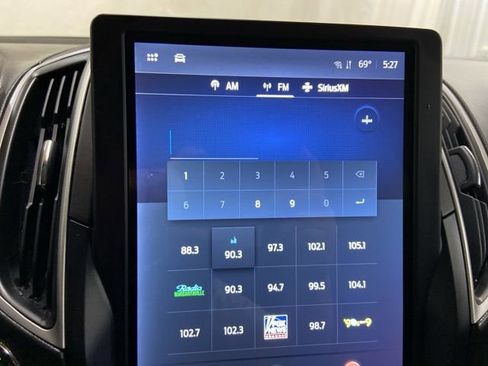 Used 2023 Ford Edge SEL image 37