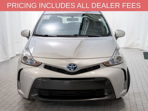 Used 2015 Toyota Prius V Three FWD image 2