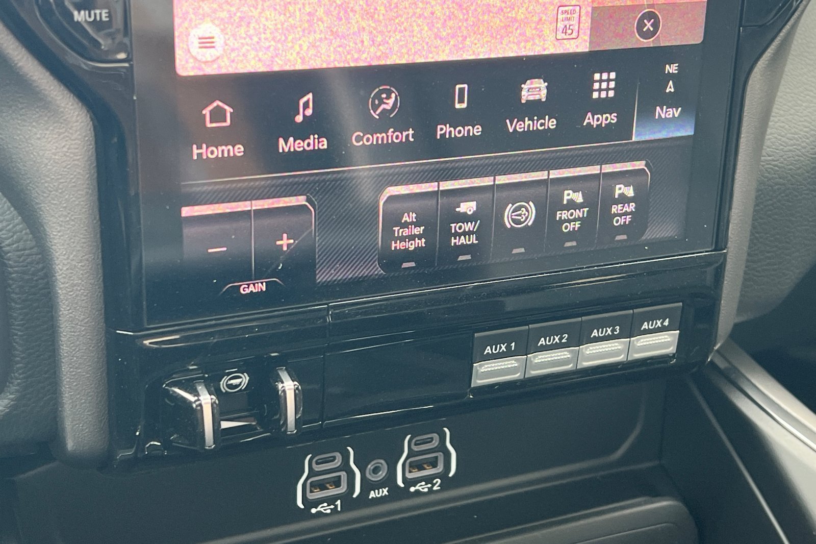 New 2026 RAM 3500 Laramie AWD/4WD image 23
