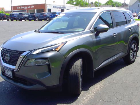 Used 2023 Nissan Rogue SV w/ SV Premium B Package AWD/4WD image 3