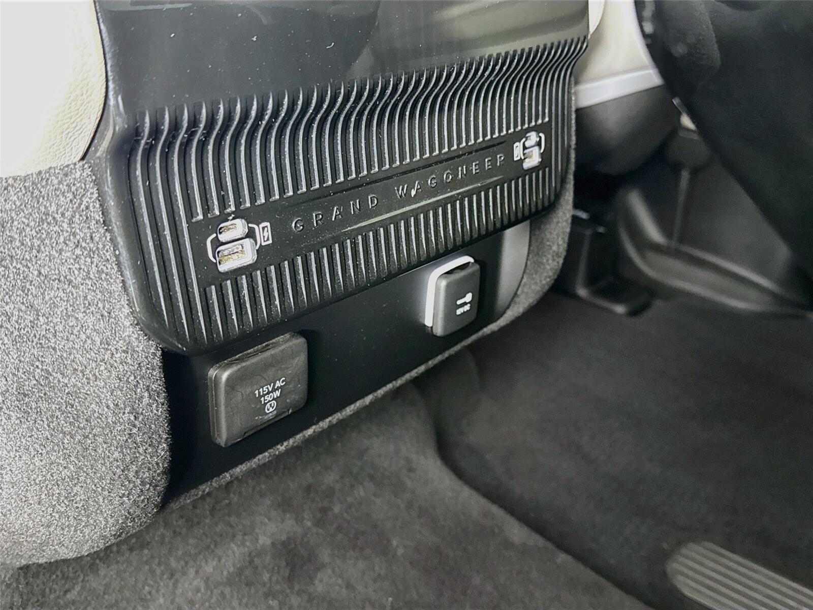 Used 2022 Jeep Grand Wagoneer Series I AWD/4WD image 28