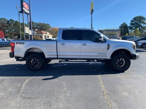 Used 2019 Ford F250 Lariat w/ Lariat Ultimate Package AWD/4WD image 6