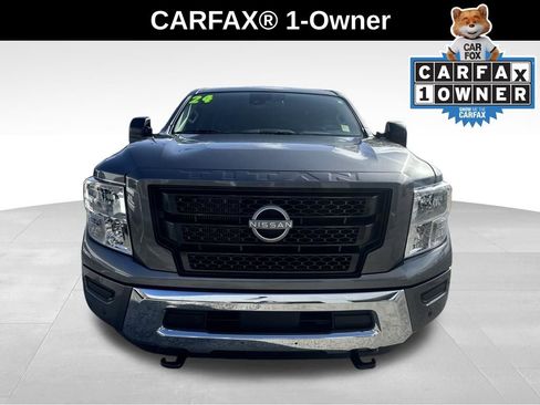 Used 2024 Nissan Titan SV w/ SV Convenience Package image 2