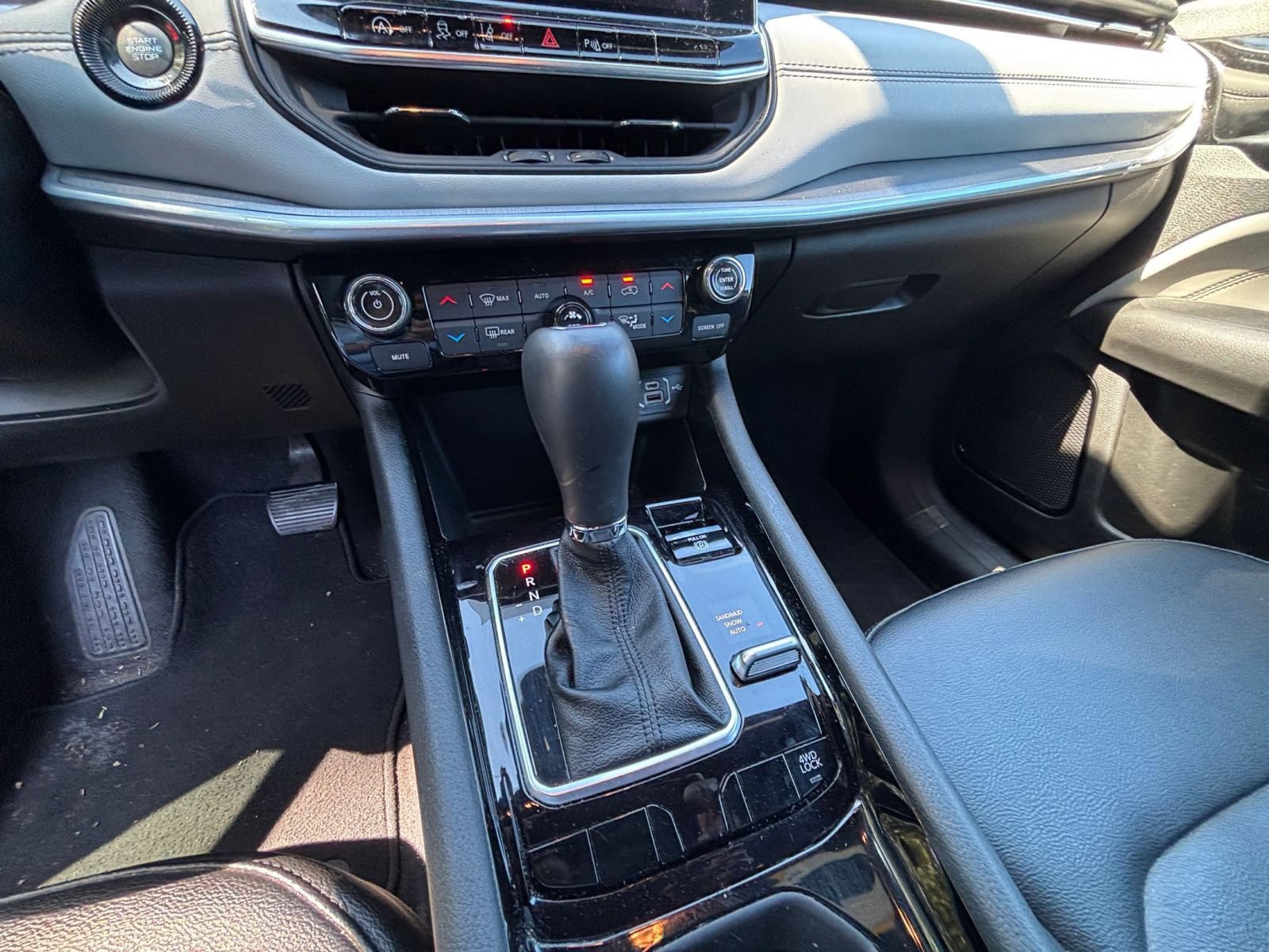 Used 2025 Jeep Compass Limited AWD/4WD image 42