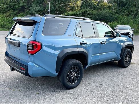 Certified 2025 Toyota 4Runner SR5 AWD/4WD image 6