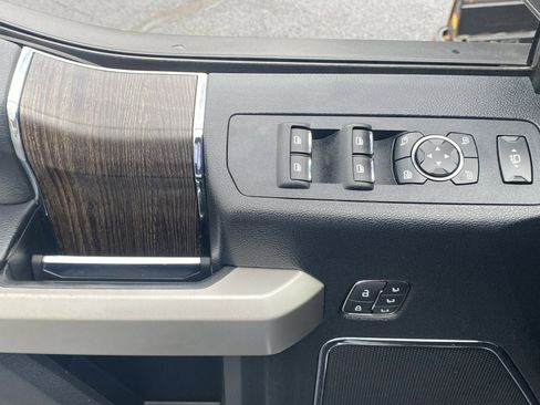 Certified 2020 Ford F350 Lariat w/ Lariat Value Package image 7