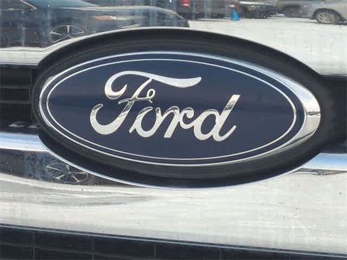 Used 2015 Ford F350 Lariat w/ Lariat Ultimate Package image 12